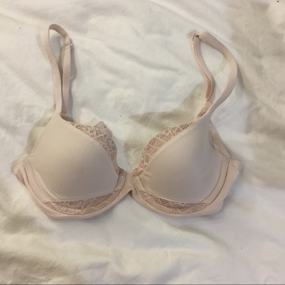 Victoria's Secret Body by Victoria demi bra 32C